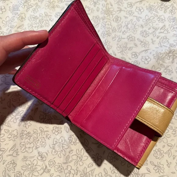 Coach | Vintage Bleecker Soho Flap Wallet - Picture 5 of 6